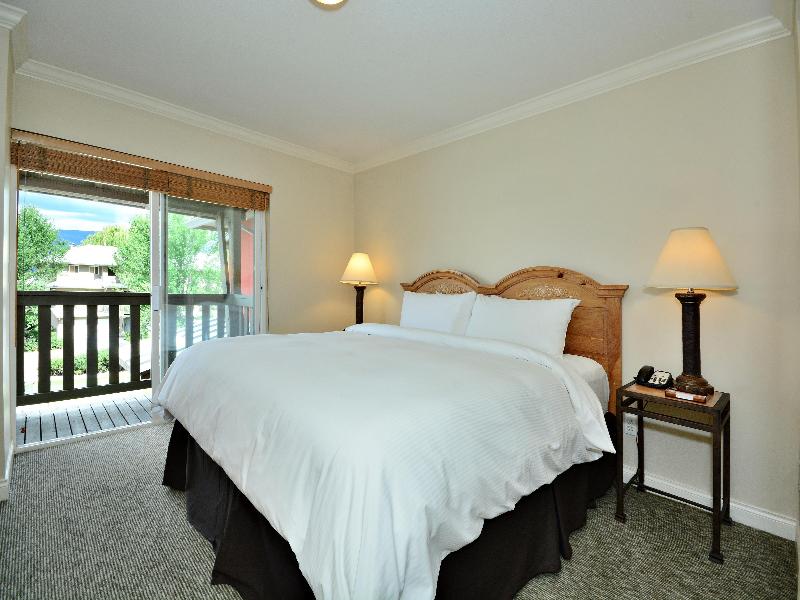Manteo Resort Waterfront Hotel Villas image