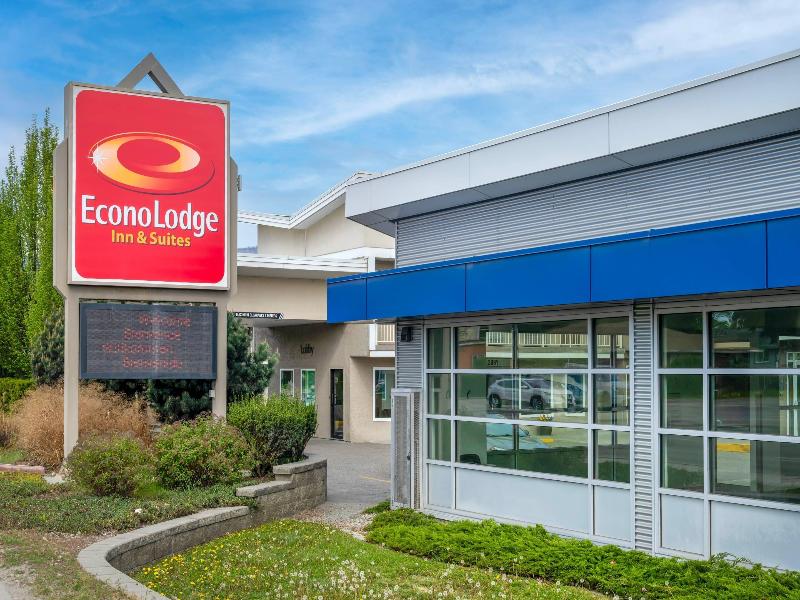 Econo Lodge Inn & Suites Kelowna — general view