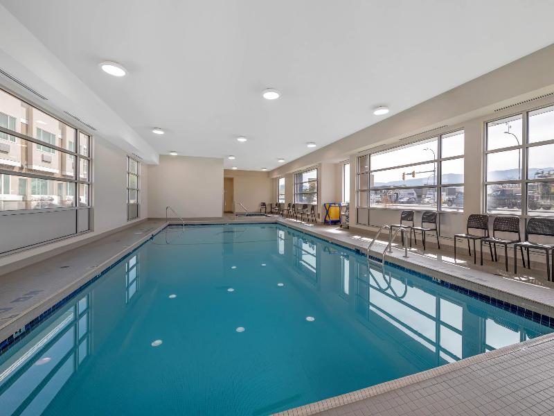 Econo Lodge Inn & Suites Kelowna image