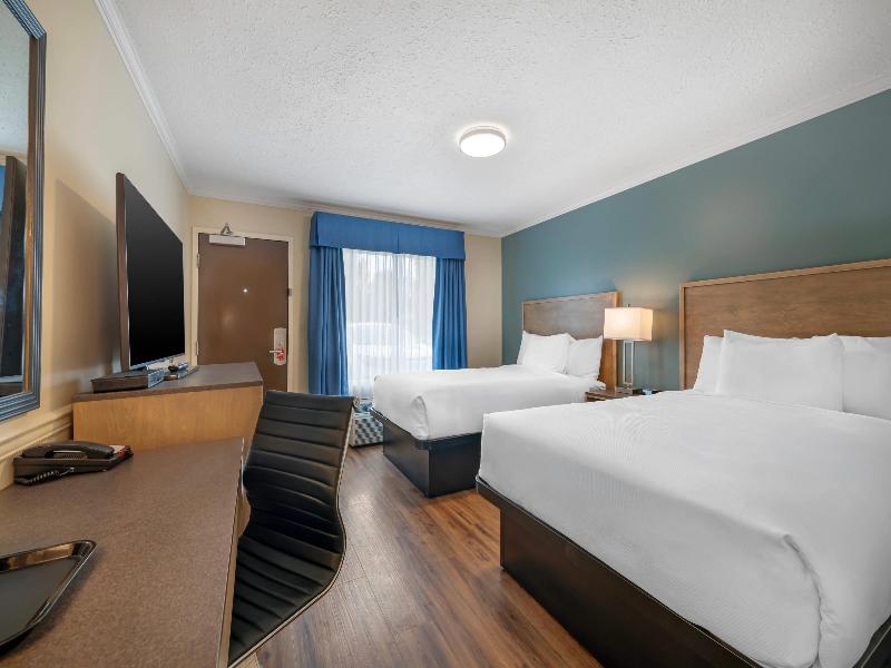 Econo Lodge Inn & Suites Kelowna image