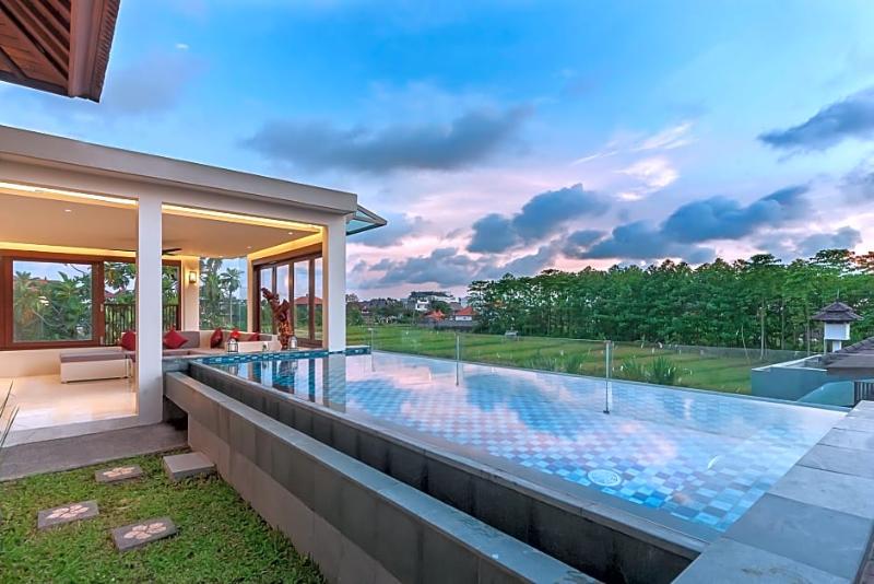 Mokko Suite Villas image