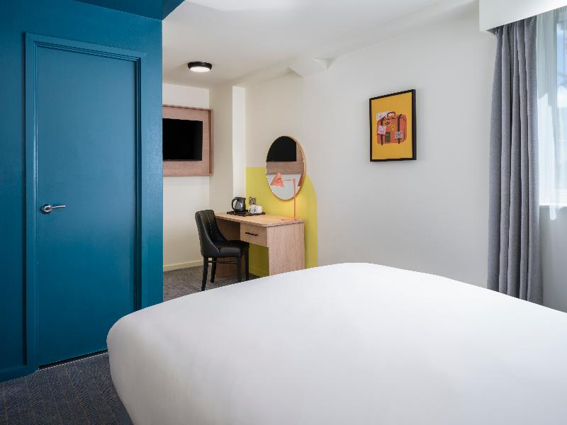 Garner Hotel Wolverhampton by IHG image