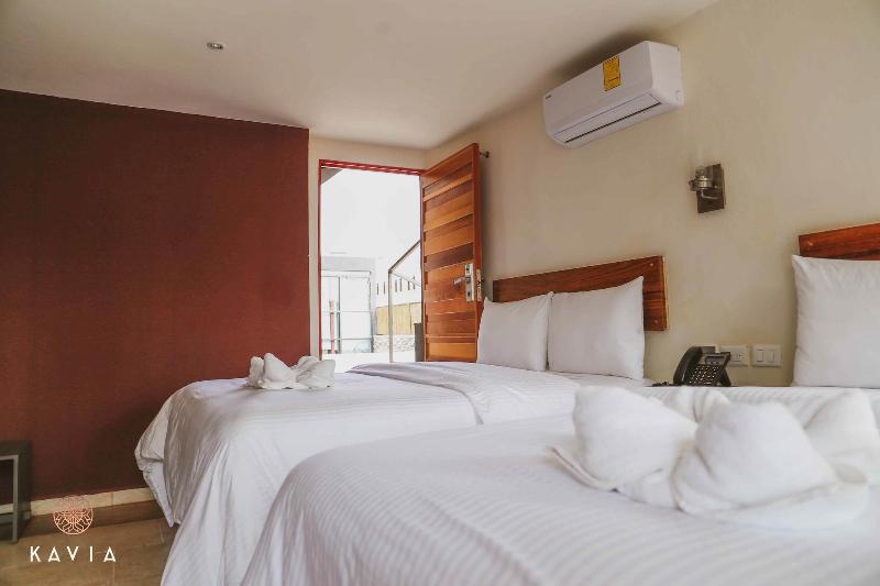 Hotel Urban image