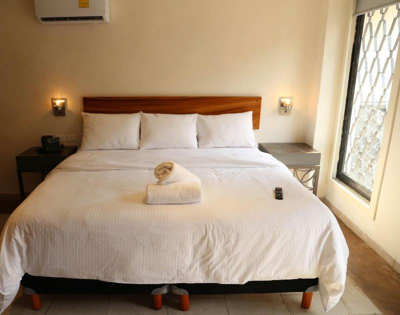 Hotel Urban image
