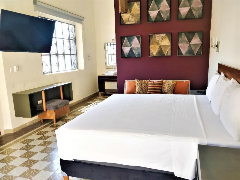 Hotel Urban image