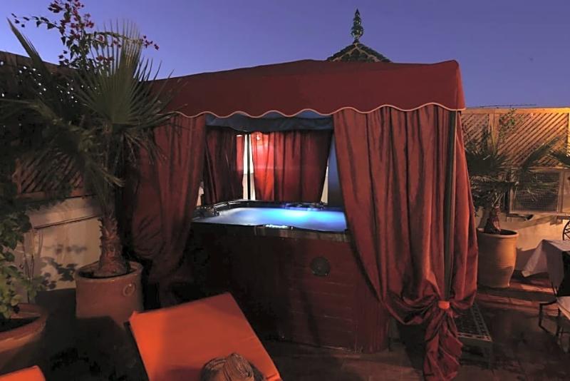 Riad Ra Ves D Orient image