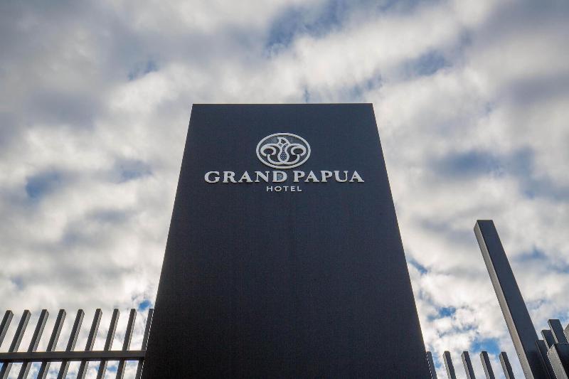 Grand Papua Hotel A Member of Radisson Individuals image
