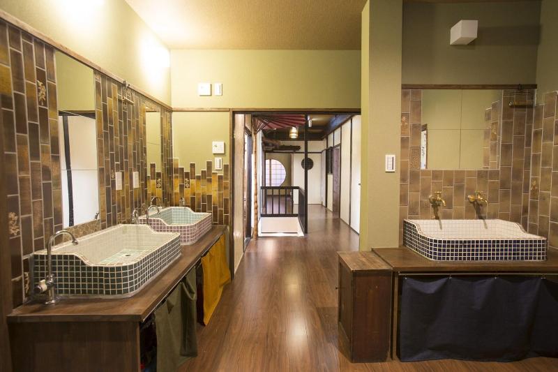 Guesthouse U-En Osaka image