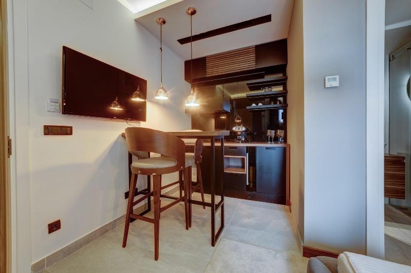 Black Pearl Luxury Suites