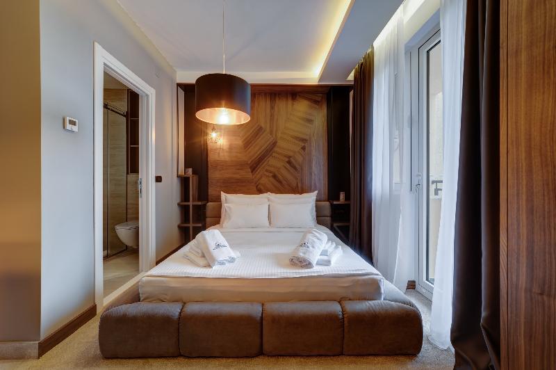 Black Pearl Luxury Suites image