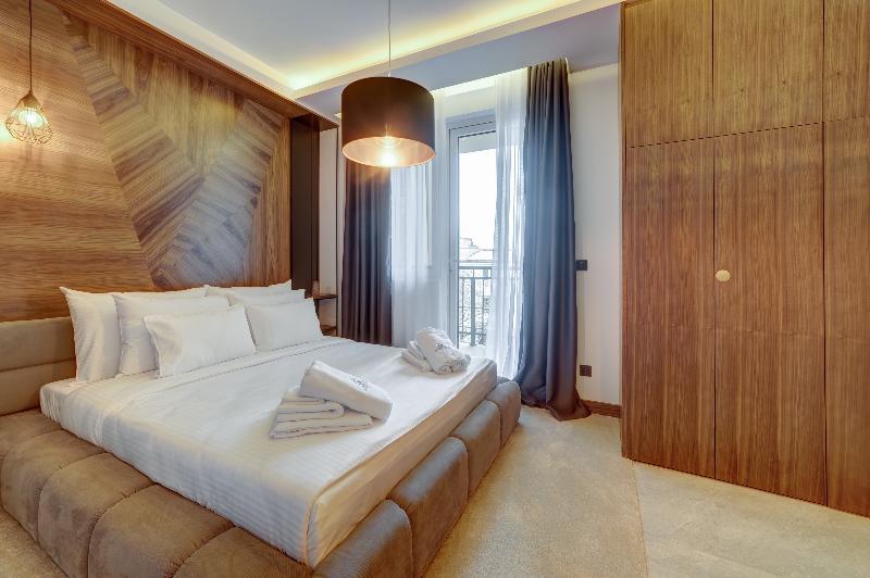 Black Pearl Luxury Suites image