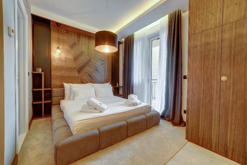 Black Pearl Luxury Suites image