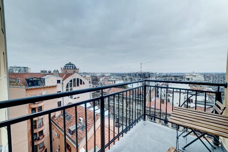Black Pearl Luxury Suites image