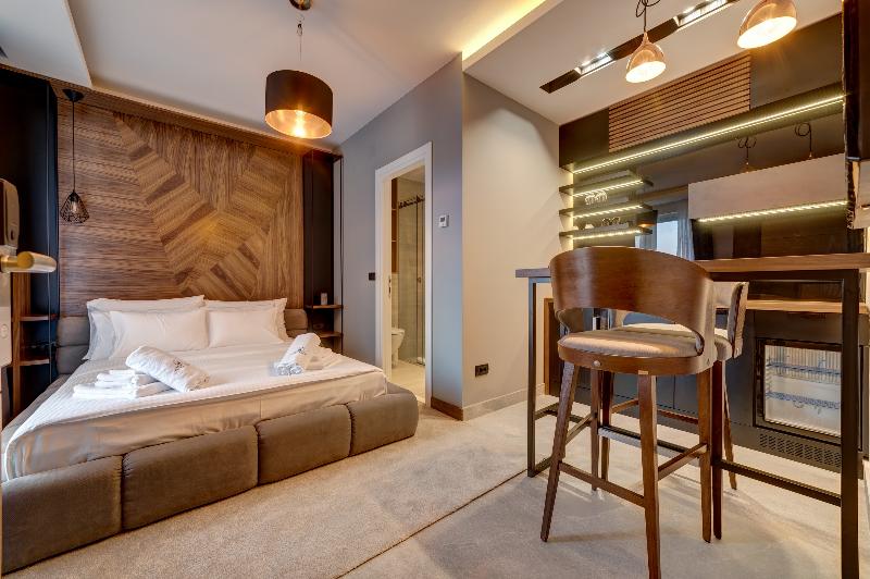 Black Pearl Luxury Suites image