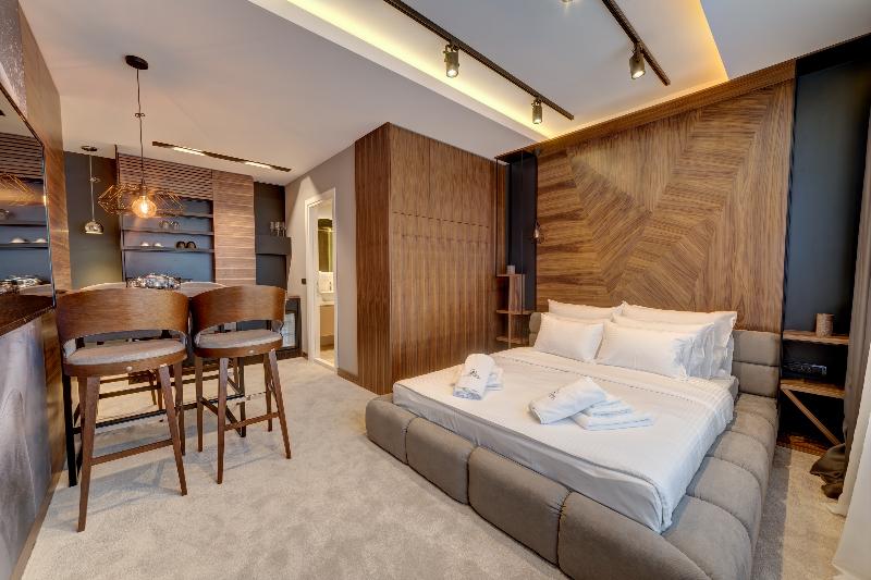Black Pearl Luxury Suites image