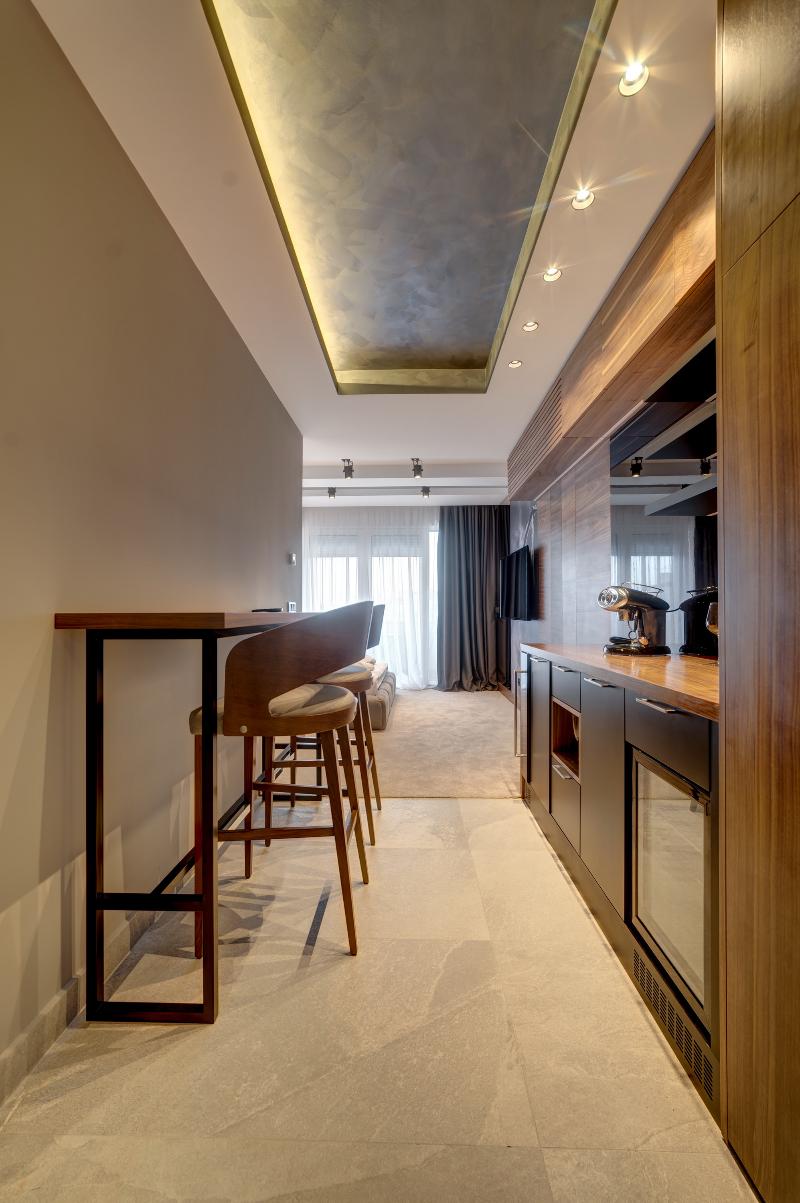 Black Pearl Luxury Suites image