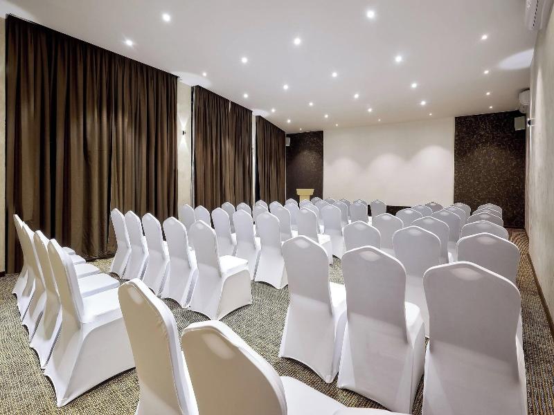 Protea Hotel Kampala Skyz image