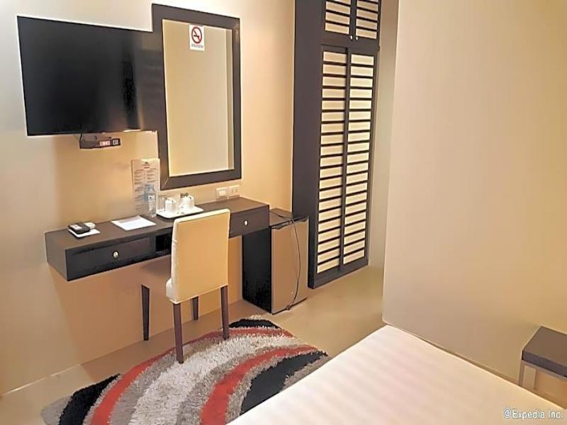 Manhattan Suites Inn image