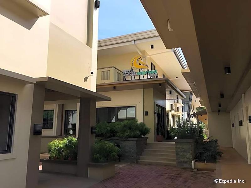 Coron Soleil Express Hotel