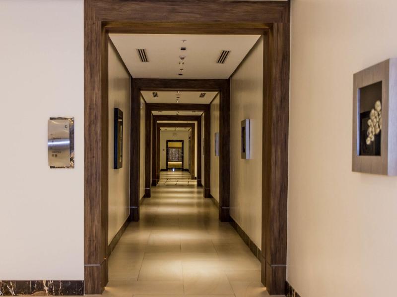 Csuites At 8 Newtown Residences image