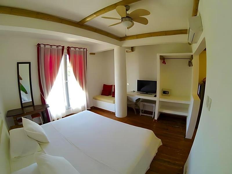 Lanterna Hotel image
