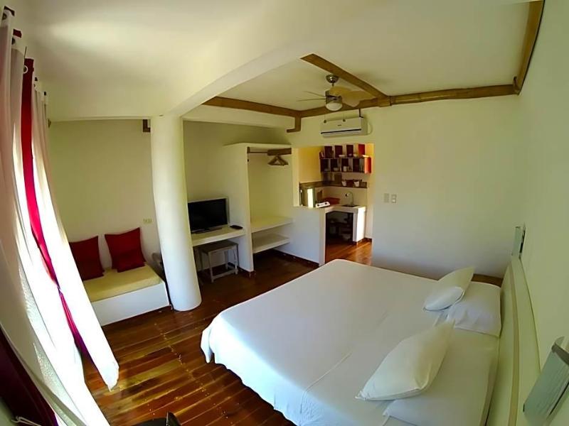 Lanterna Hotel image