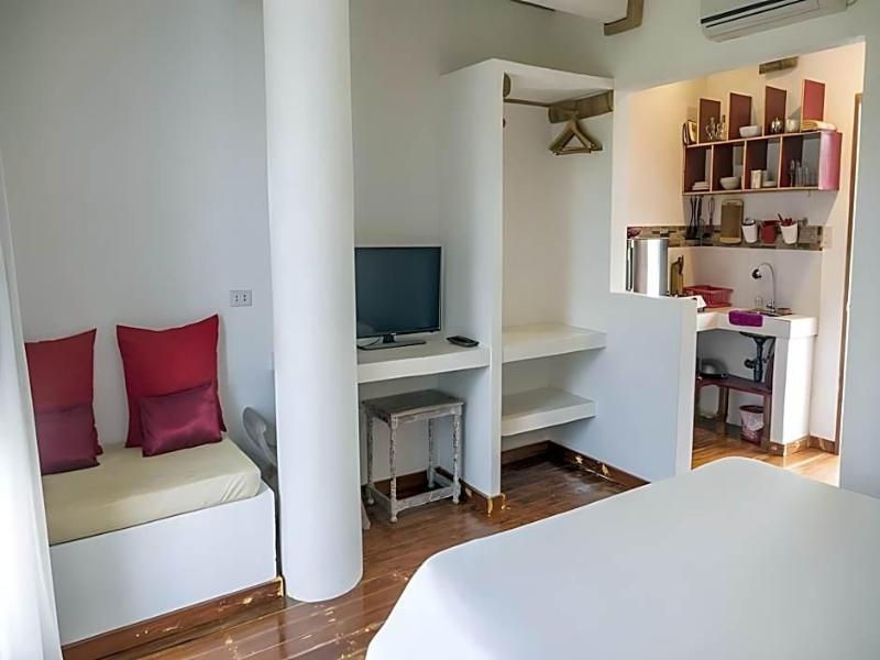 Lanterna Hotel image