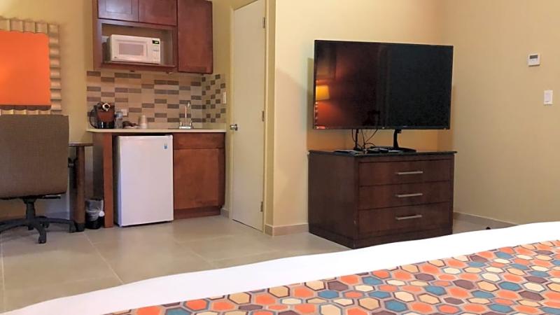 Carls Unique Inn image