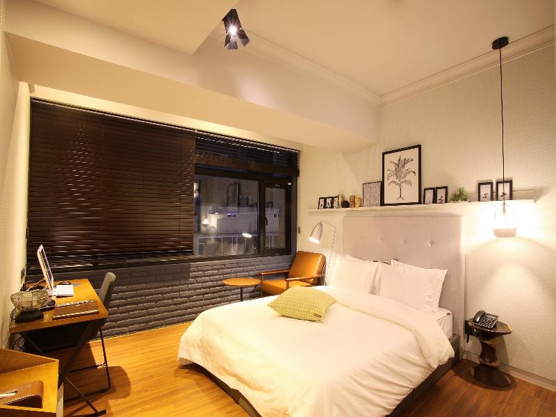 Hound Hotel image