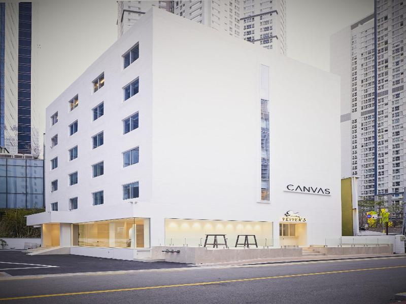 Canvas Hostel image