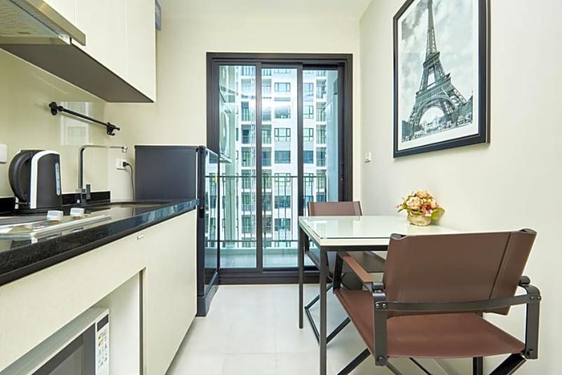 Pattaya Central Sea View Pool Suite image