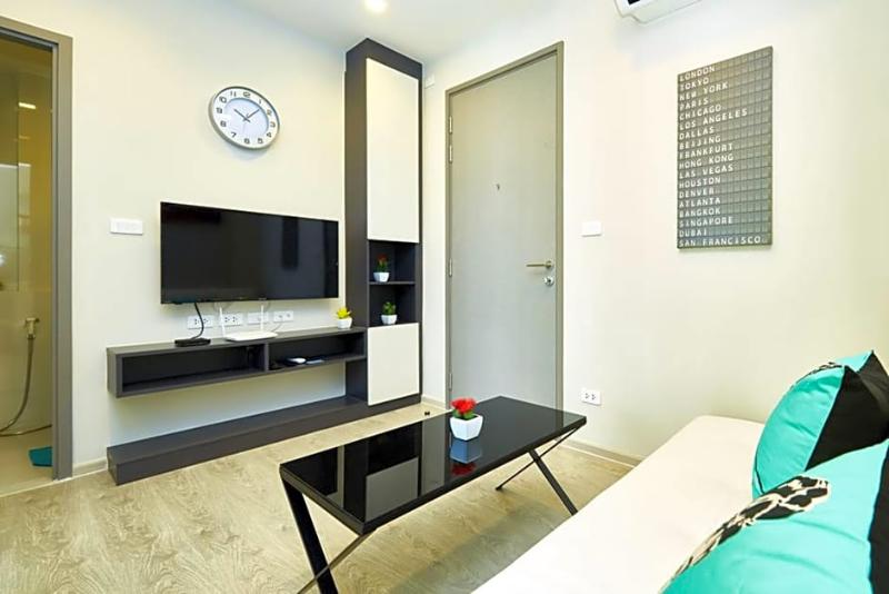 Pattaya Central Sea View Pool Suite image