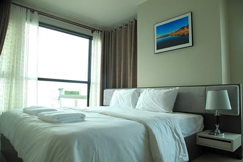 Pattaya Central Sea View Pool Suite image