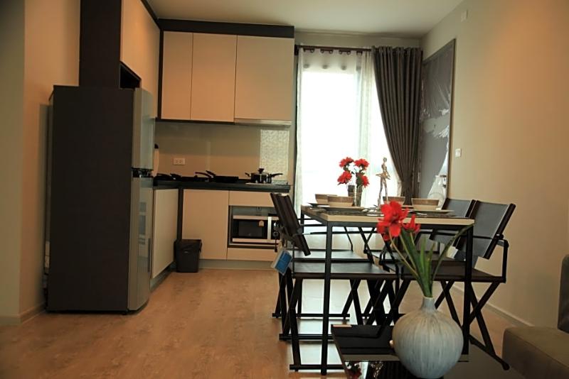 Pattaya Central Sea View Pool Suite image