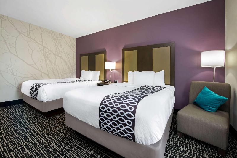 La Quinta Inn Suites By Wyndham Lake Charles Westl