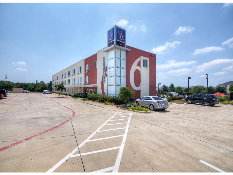 Motel 6-Roanoke, TX - Northlake - Speedway GA image