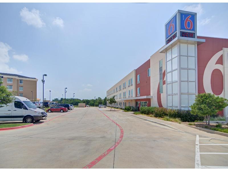 Motel 6-Roanoke, TX - Northlake - Speedway GA image