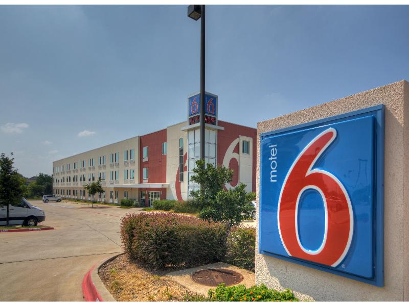 Motel 6-Roanoke, TX - Northlake - Speedway GA image