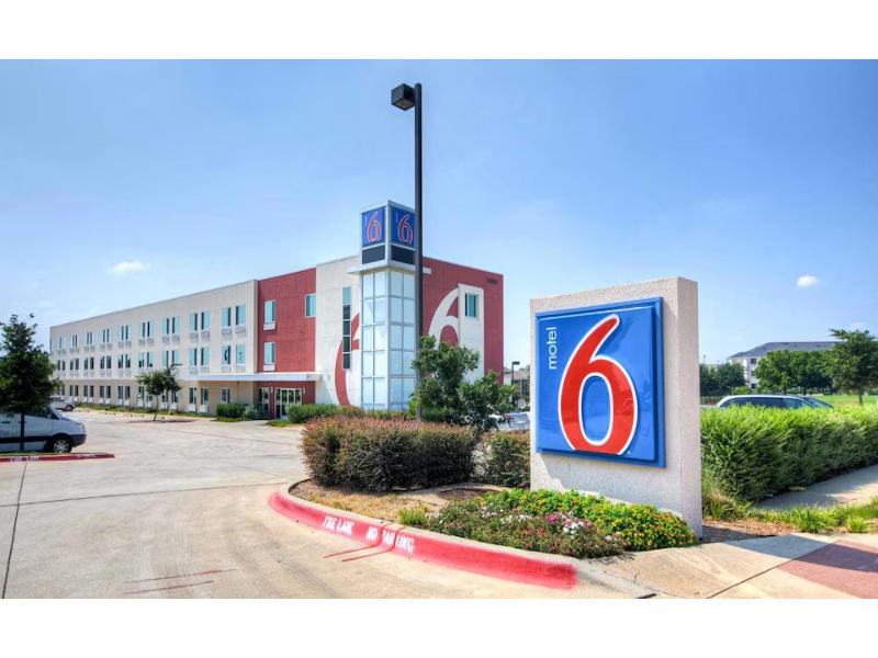 Motel 6-Roanoke, TX - Northlake - Speedway GA image