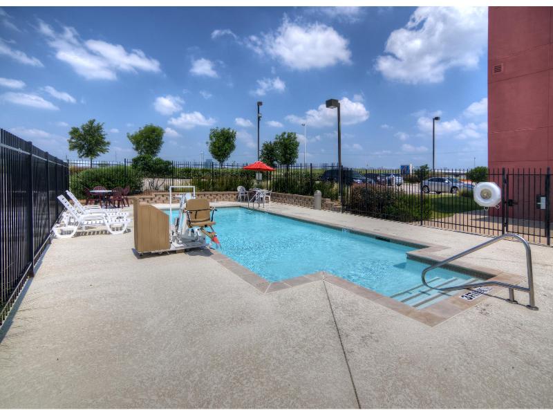 Motel 6-Roanoke, TX - Northlake - Speedway GA image