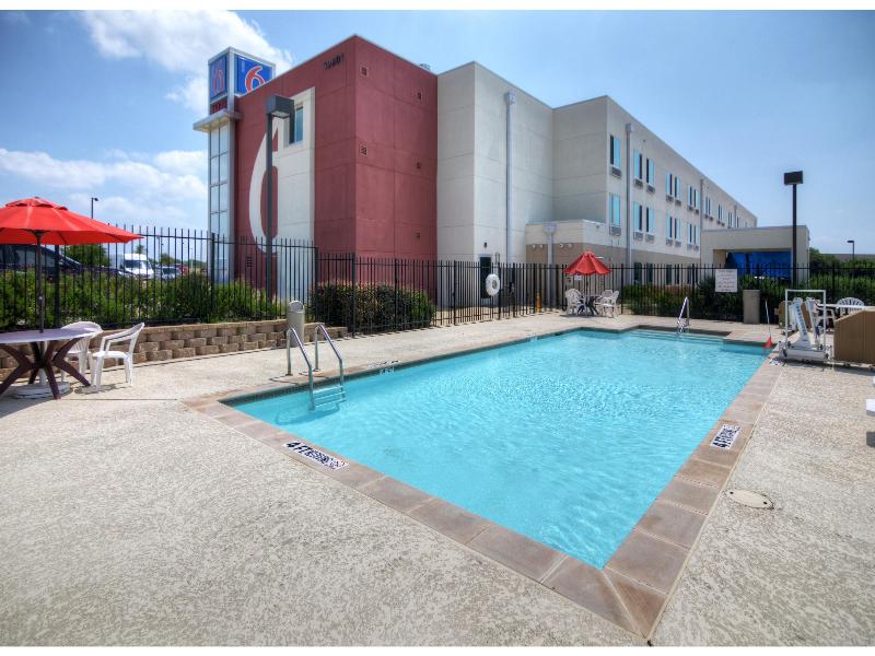 Motel 6-Roanoke, TX - Northlake - Speedway GA image