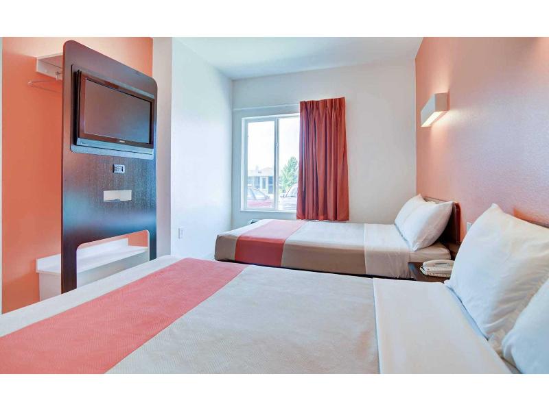Motel 6-Roanoke, TX - Northlake - Speedway GA image