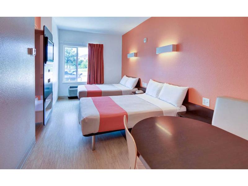 Motel 6-Roanoke, TX - Northlake - Speedway GA image