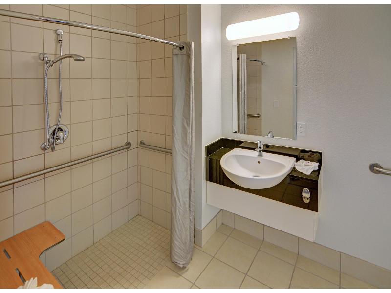 Motel 6-Roanoke, TX - Northlake - Speedway GA image