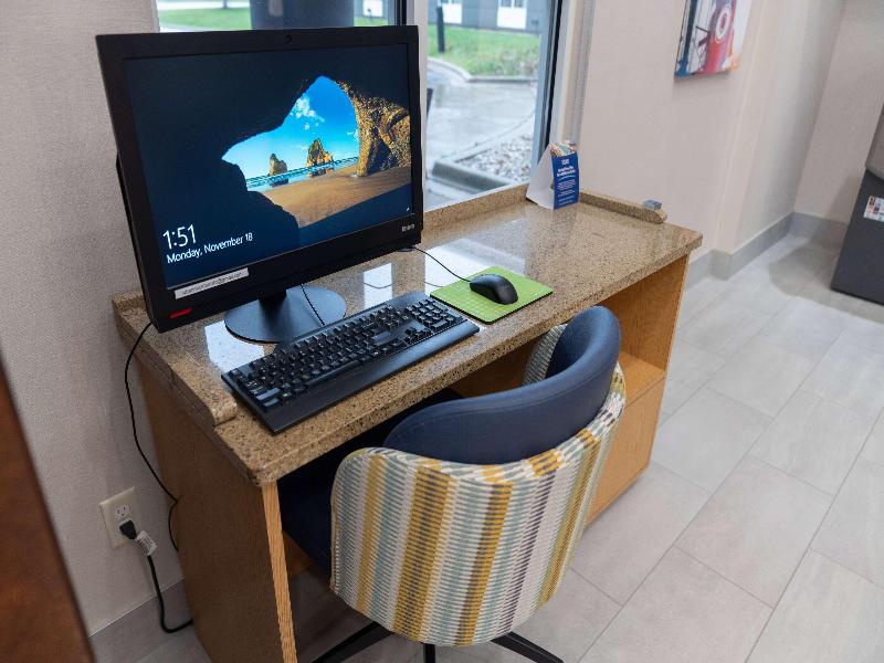 La Quinta Inn & Suites By Wyndham Bannockburn-Deer image