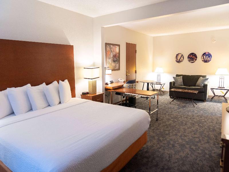 La Quinta Inn & Suites By Wyndham Bannockburn-Deer image