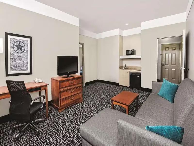Quality Inn & Suites image