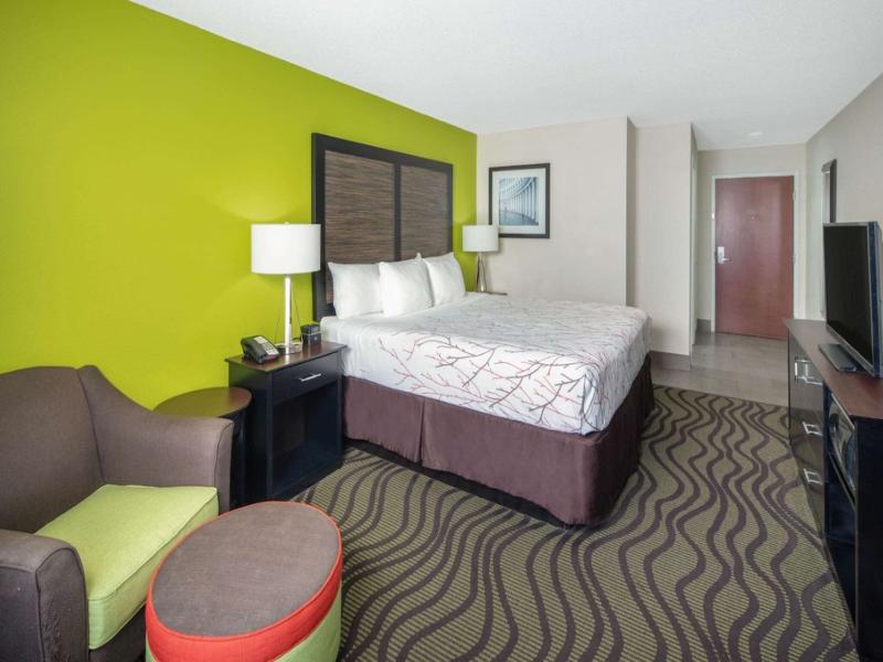 La Quinta Inn By Wyndham Calhoun image