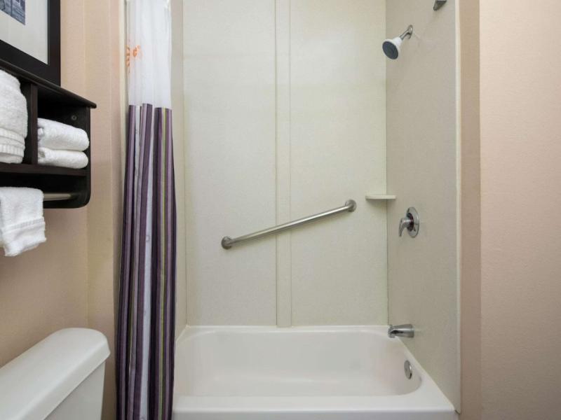 La Quinta Inn By Wyndham Calhoun image