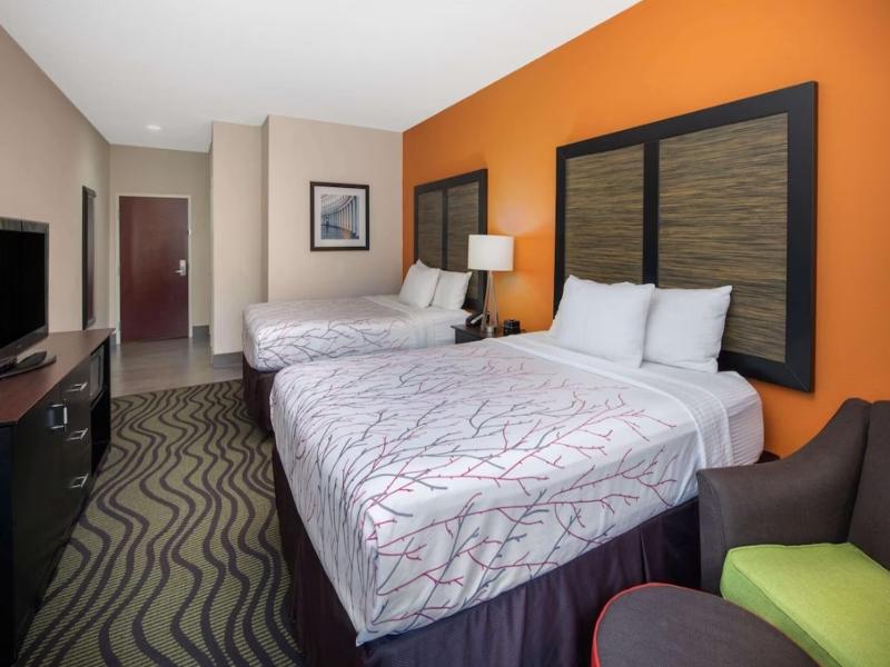 La Quinta Inn By Wyndham Calhoun image